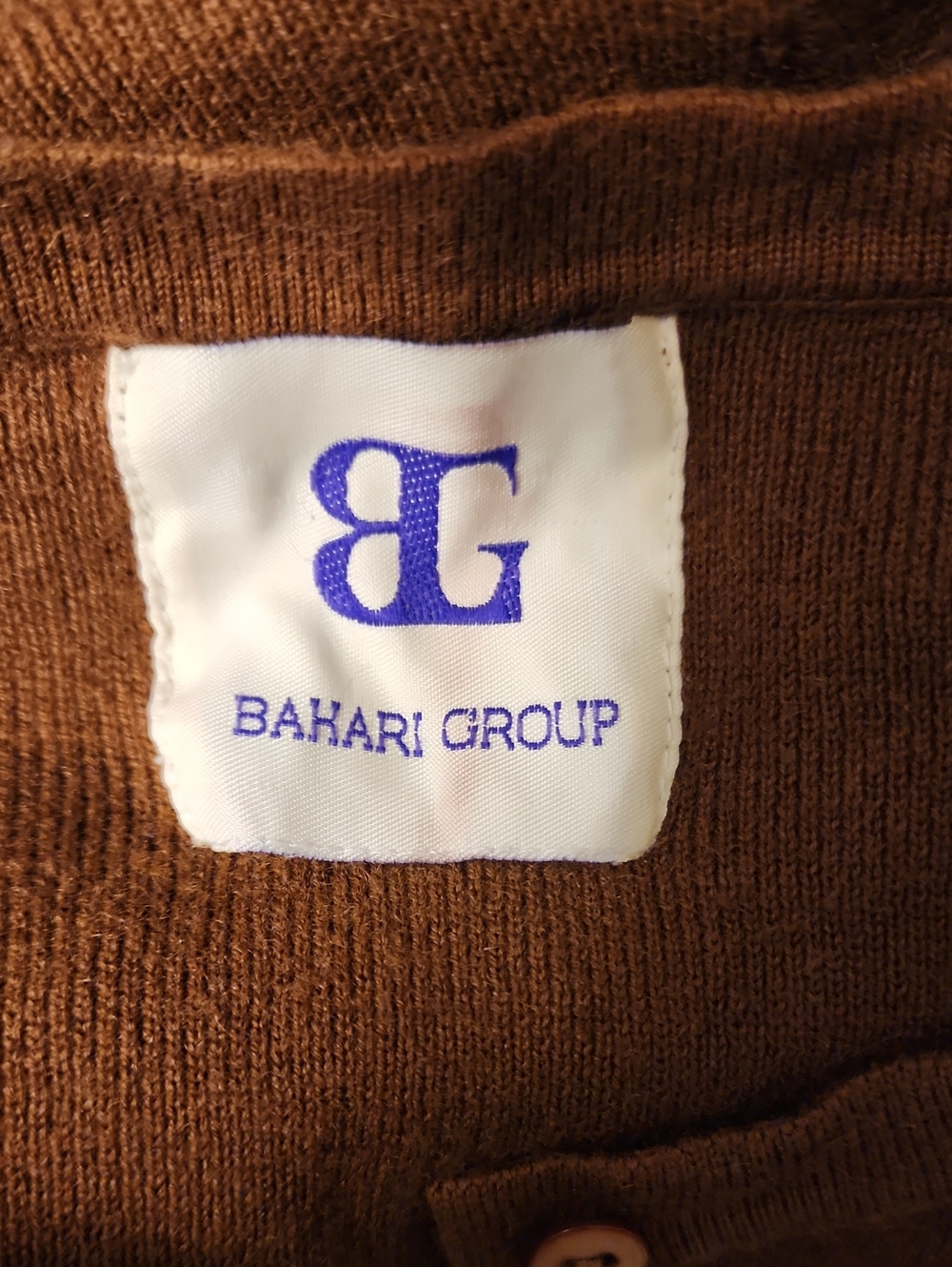 VTG Knit Minimalist Preppy Dark Academia Crewneck Cardigan Chocolate Brown - Picture 7 of 7
